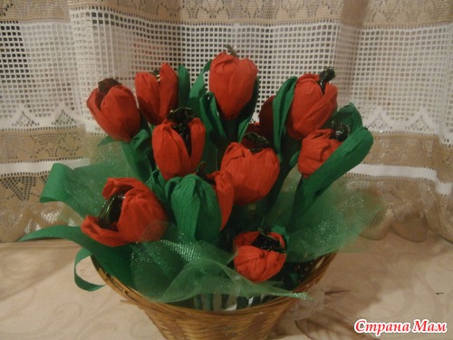 Мои первые букеты из конфет.