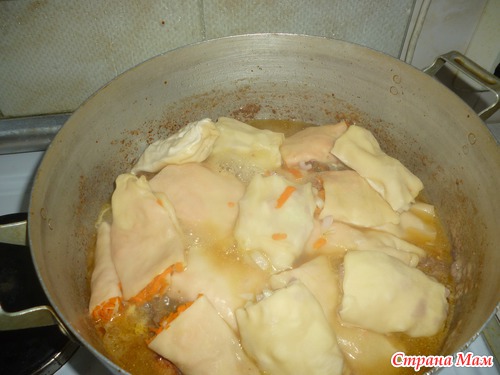 Сочни с курицей и морковкой