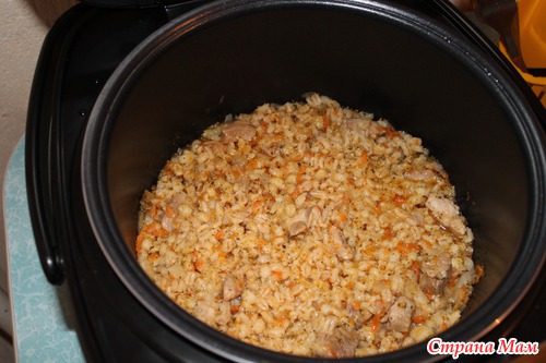 Перловая каша, тушёная с мясом индейки