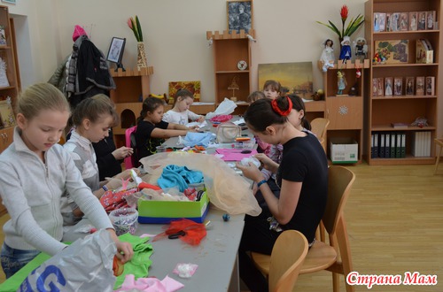 Как мы вчера одежду украшали! Много фото.