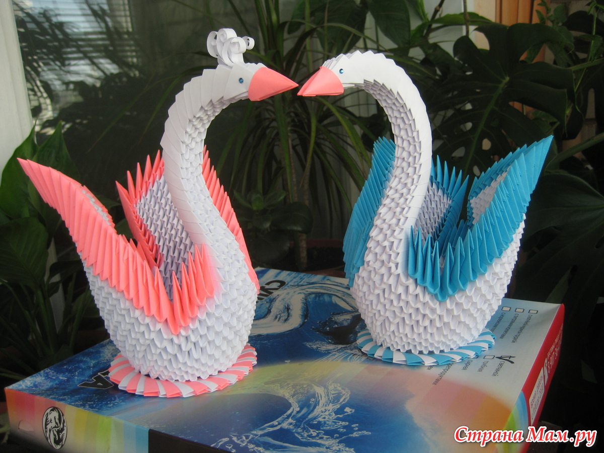 Бумажный лебедь. Оригами лебедь. Лебедь шипун оригами. Модульное оригами лебедь. Модульное оригами бумаги лебедь.
