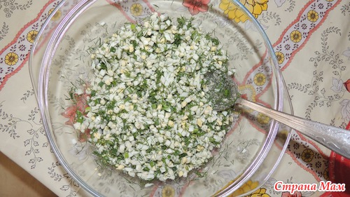 Мясной рулет из фарша с яйцом.
