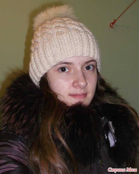 Зимняя шапочка с помпоном