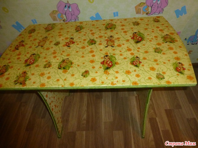 Детский столик