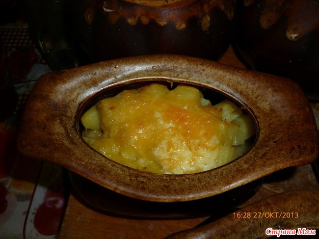 Мясо с картошкой в горшочках