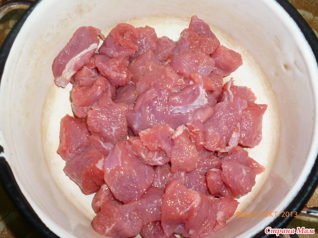 Мясо с картошкой в горшочках
