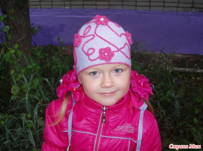 Осенняя шапочка юной модницы
