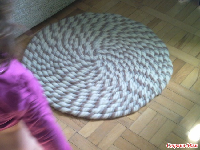 Коврик из толстой пряжи