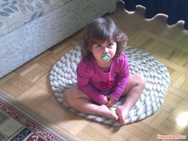 Коврик из толстой пряжи