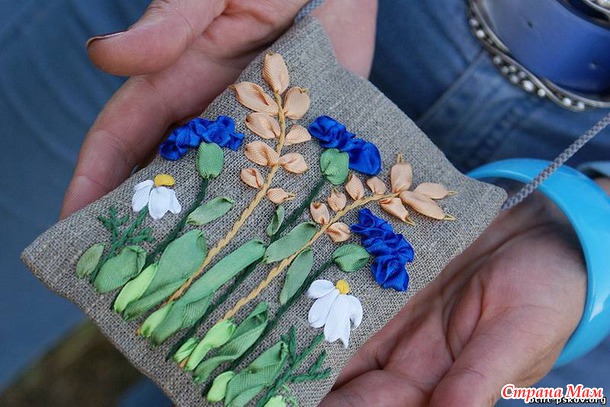 6 апреля, воскресенье. День разноцветных ленточек