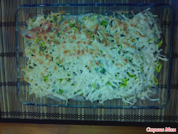 Пангасиус с картофелем под сырной корочкой.