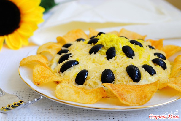 Салат "Подсолнух" с кукурузой.