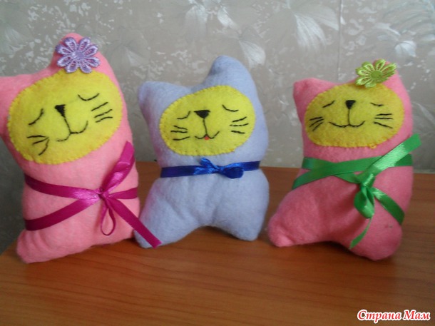 Необычный синий кот