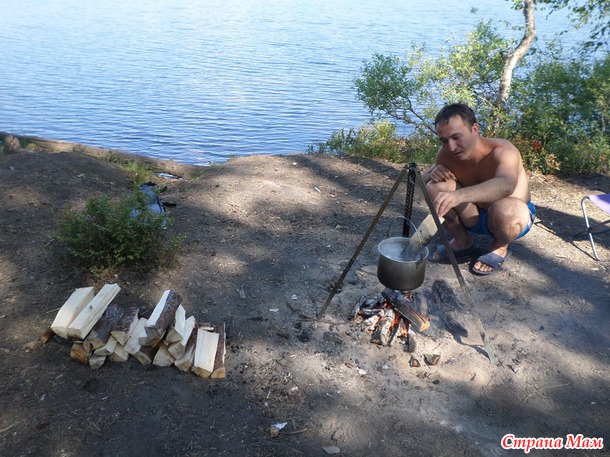 "Вечер бродит по лесным дорожкам..."