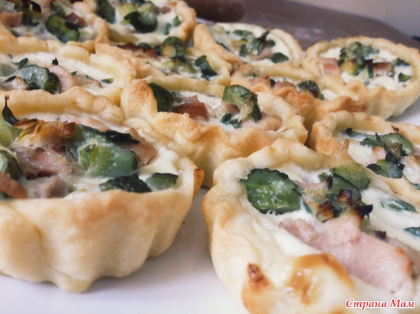Тарталетки с копченой курицей.