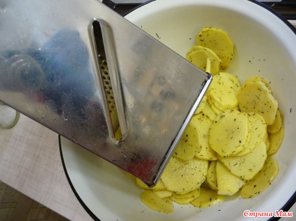 Картофельные чипсы.