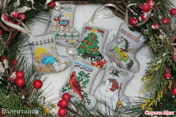 *Новогодние сапожки "Tiny stocking ornament" от Bucilla