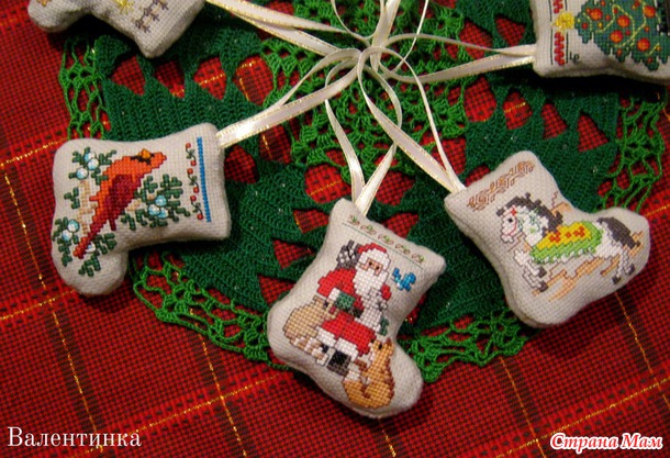 *Новогодние сапожки "Tiny stocking ornament" от Bucilla