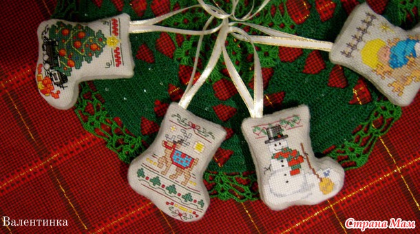 *Новогодние сапожки "Tiny stocking ornament" от Bucilla