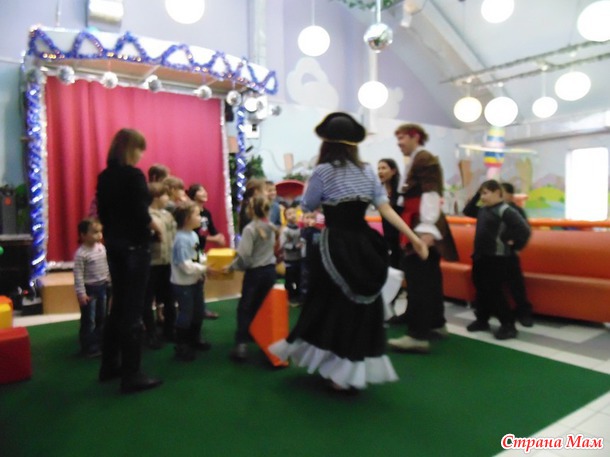 Начинаем поздравлять наших подопечных с праздниками