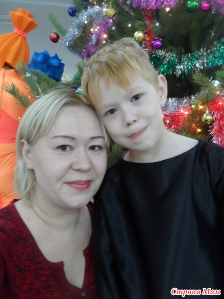 Новогодний утренник Сашки. 2 класс