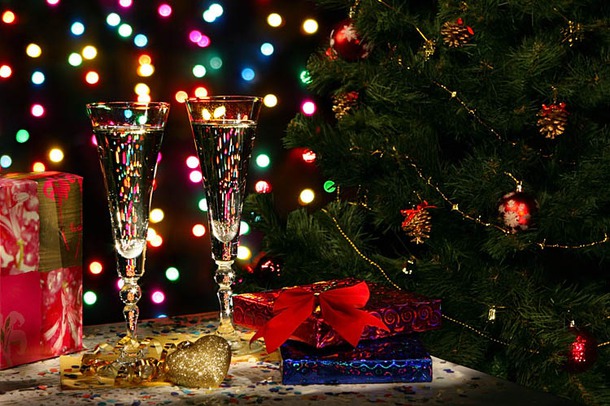 С НОВЫМ ГОДОМ!!! (всех-всех, а меня в особенности :) )