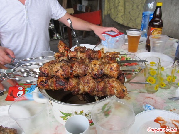 Шашлык, ну очень вкусный, вымоченый в ЧАЕ!!!
