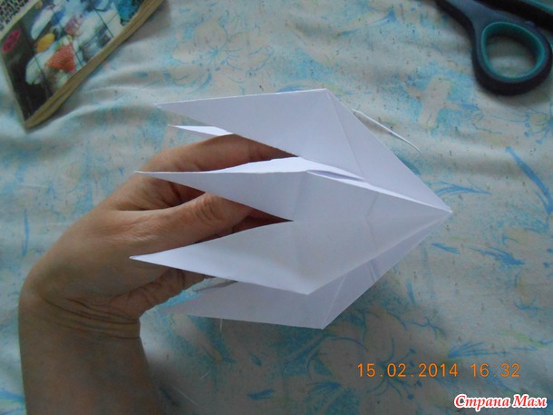Вазочка бумажная