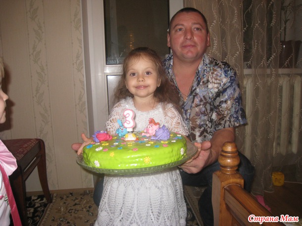 Тортик на 3 годика дочурке!