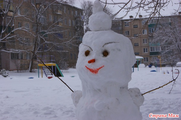 Лучшая борьба со снегом - лепка снеговиков!