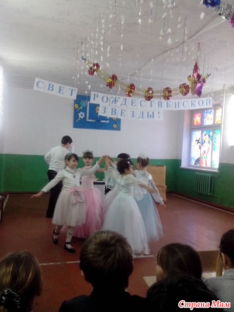 Дочь участвует в Рождественских мероприятиях