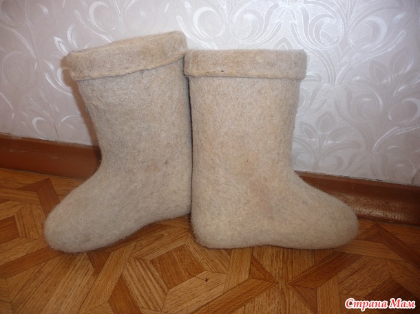 Связала украшение для ВАЛЕНОК!