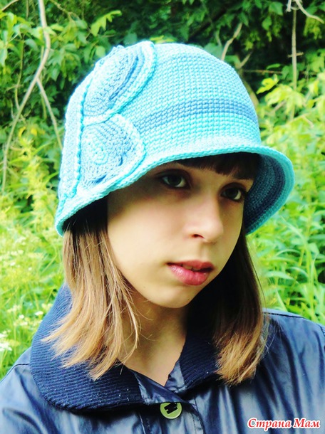 . Девочки в шляпках.