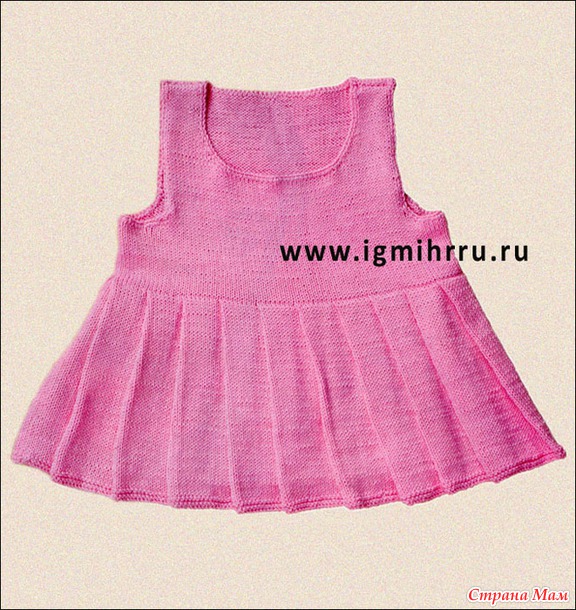 Летний розовый сарафан для маленькой девочки.
