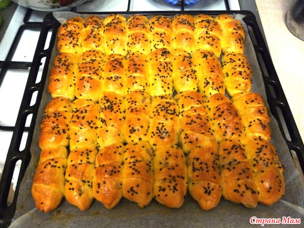 Рогалики с яблоком и корицей