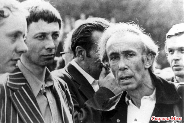 ПРОЩАНИЕ. 25 июля 1980 года ушёл из жизни Поэт, Музыкант, Актёр - Владимир Семёнович Высоцкий.