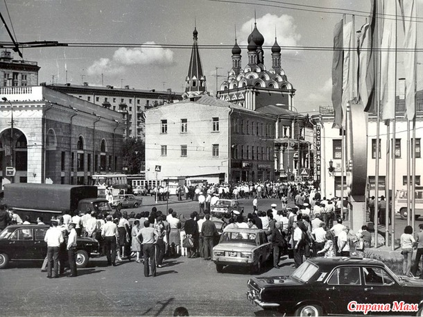 ПРОЩАНИЕ. 25 июля 1980 года ушёл из жизни Поэт, Музыкант, Актёр - Владимир Семёнович Высоцкий.