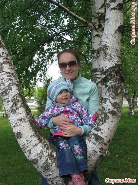 Стильная шапочка с авторской брошью.