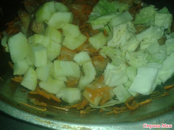 Курочка с овощами, гарнир- галушки. Бабушкин рецепт