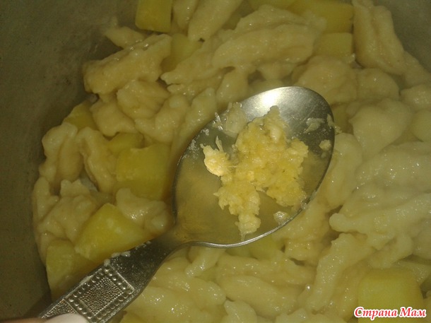 Курочка с овощами, гарнир- галушки. Бабушкин рецепт