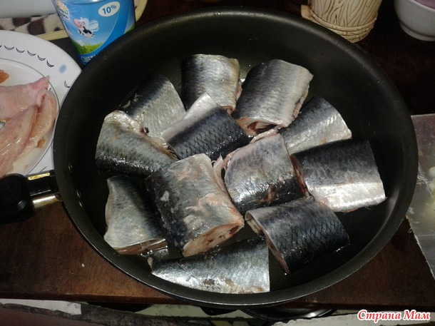 ТУШЕНАЯ СЕЛЬДЬ СО СМЕТАНОЙ