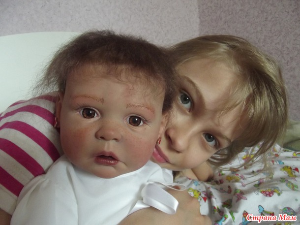 Хотела сделать близняшек. Но "родились" они в разное время. Малышка Нелечка!