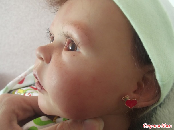Хотела сделать близняшек. Но "родились" они в разное время. Малышка Нелечка!