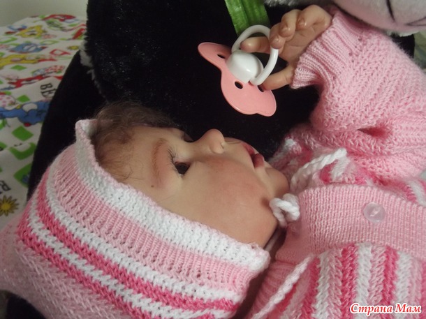 Хотела сделать близняшек. Но "родились" они в разное время. Малышка Нелечка!