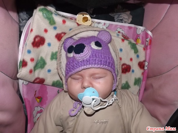 Первый опыт вязания крючком, и нам 2 месяца :)