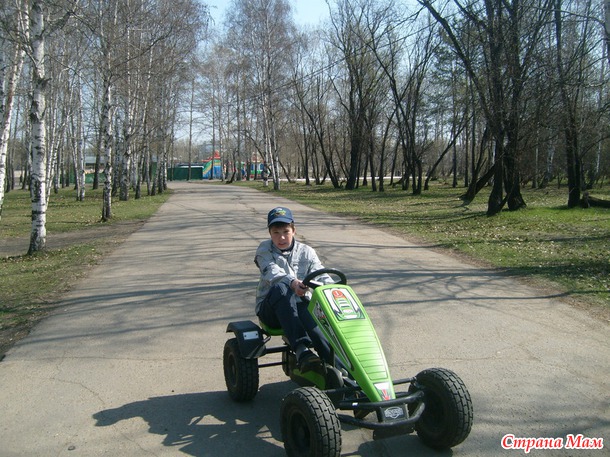 Наш май (часть 2. Прогулка по бульвару Гагарина (верхняя набережная)