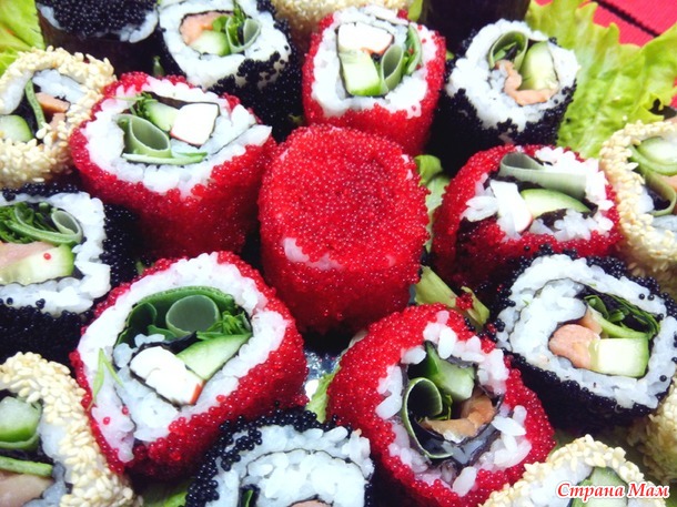 Урамаки с икрой летучей рыбы, кунжутом (быстрее, чем борщ)