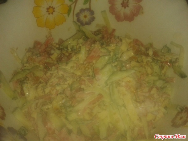 Варианты салатов из омлетной ленты, поделитесь:)