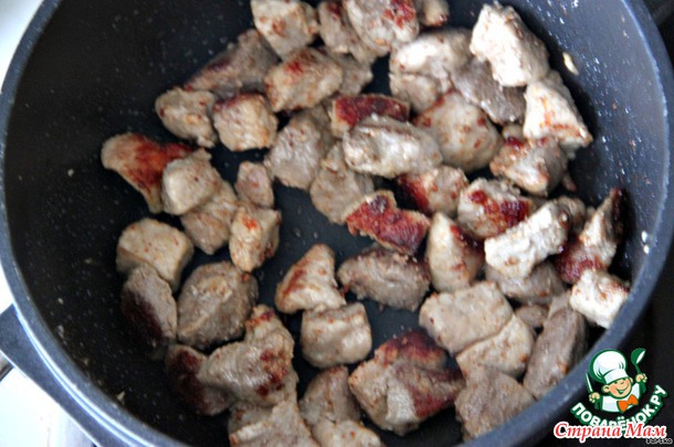 Гуляш с квашеной капустой