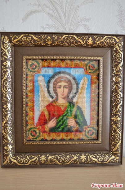 Вышиваю бисером.